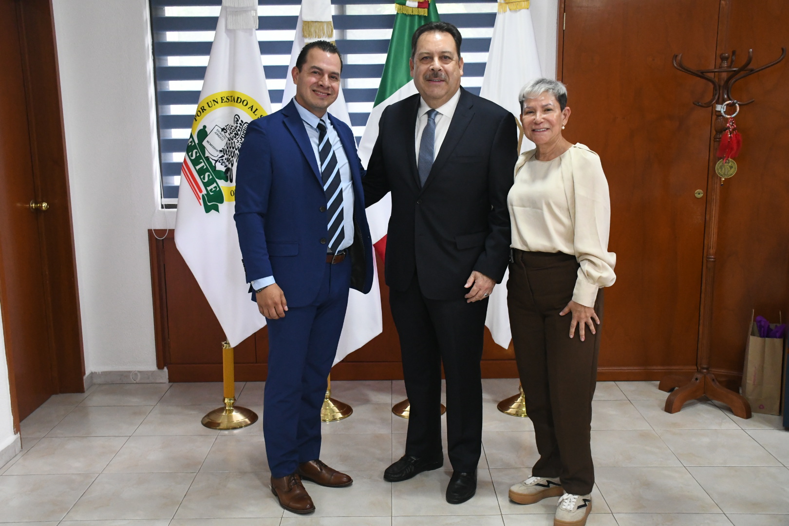 Visita de representantes de la FSTSE en Baja California 