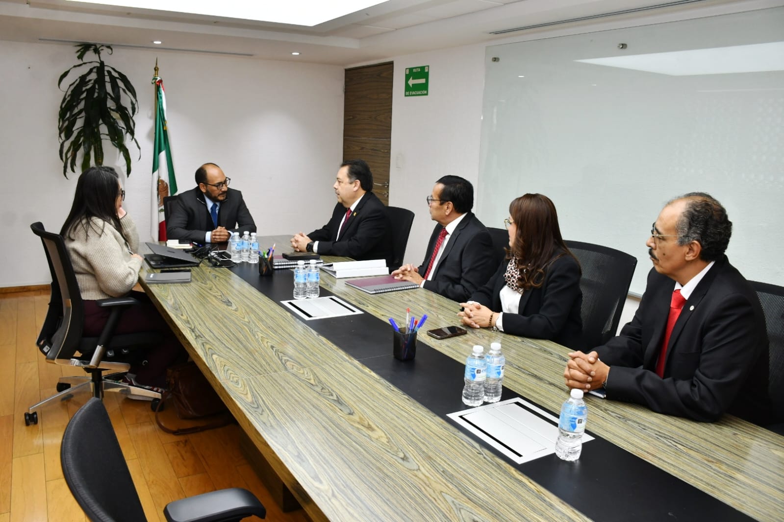 Acuerdo con el Director de Administración y Finanzas, Lic. Omar Butrón Fosado