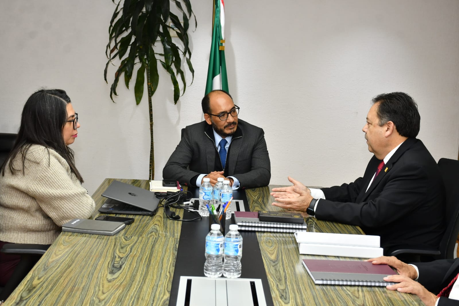 Acuerdo con el Director de Administración y Finanzas, Lic. Omar Butrón Fosado