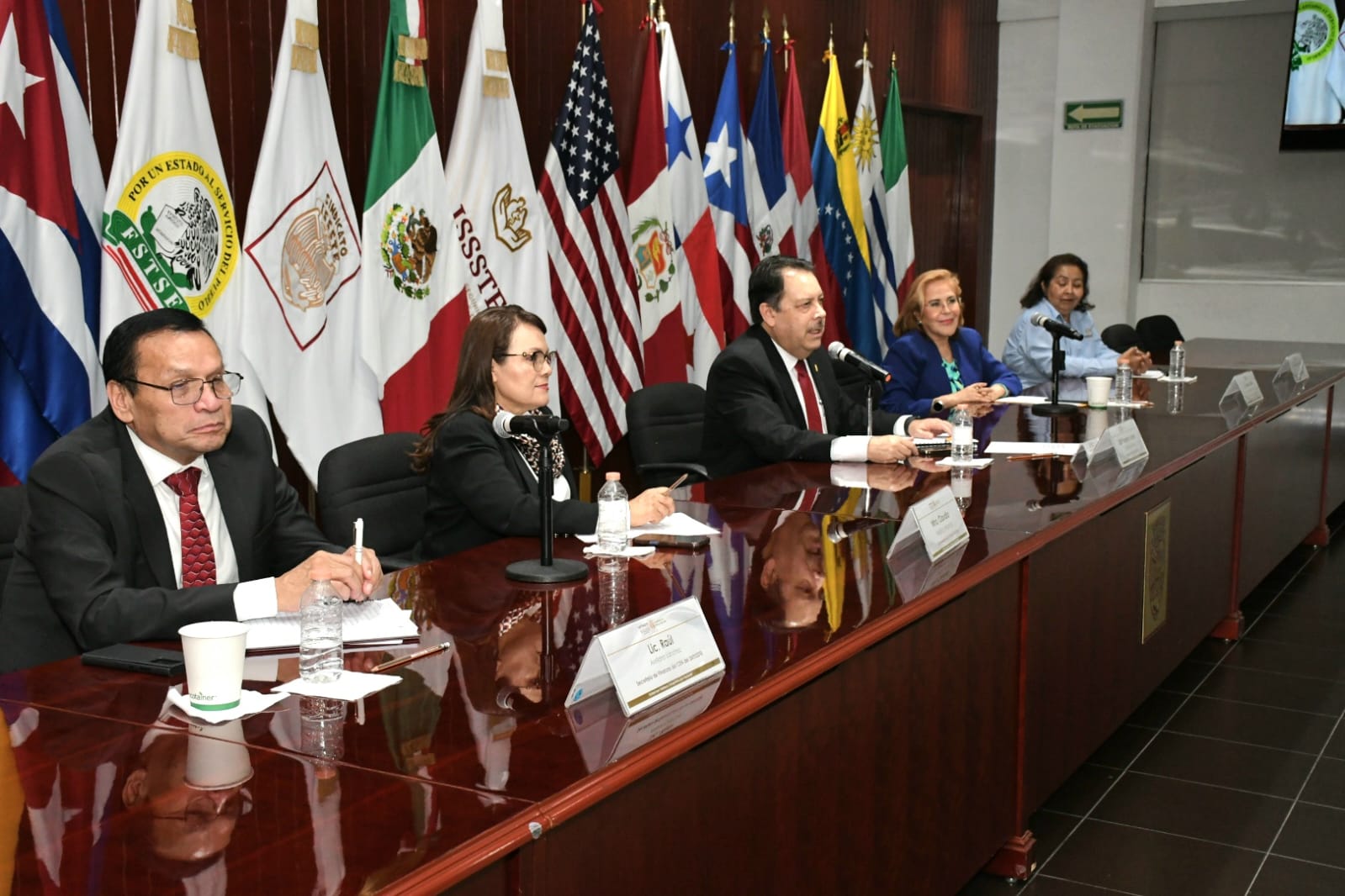Visita de compañeras y compañeros de la Sección XLII, FOVISSSTE