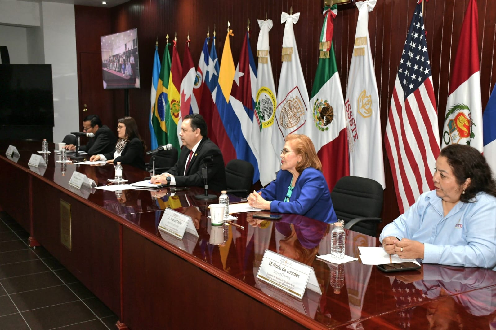 Visita de compañeras y compañeros de la Sección XLII, FOVISSSTE