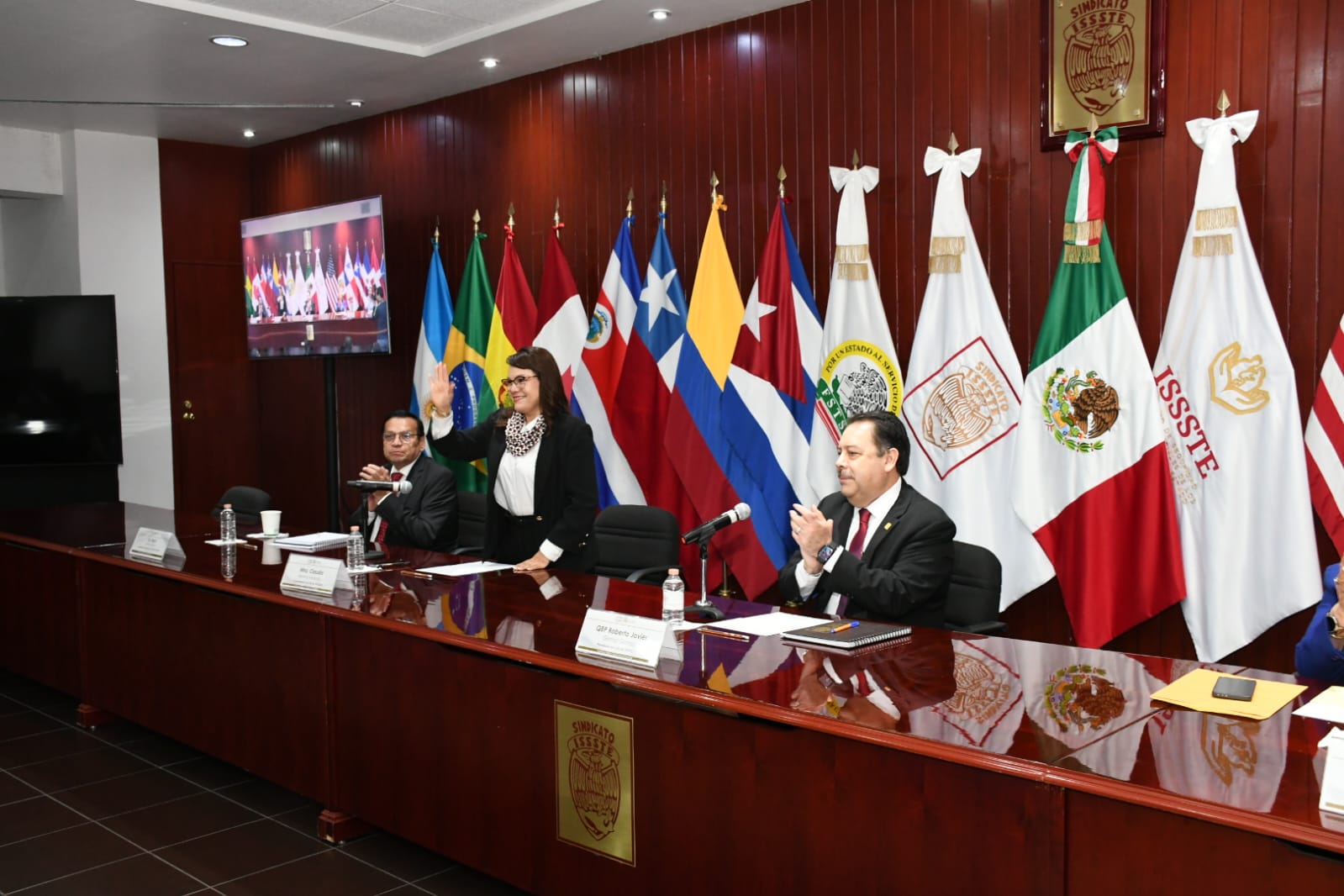 Visita de compañeras y compañeros de la Sección XLII, FOVISSSTE