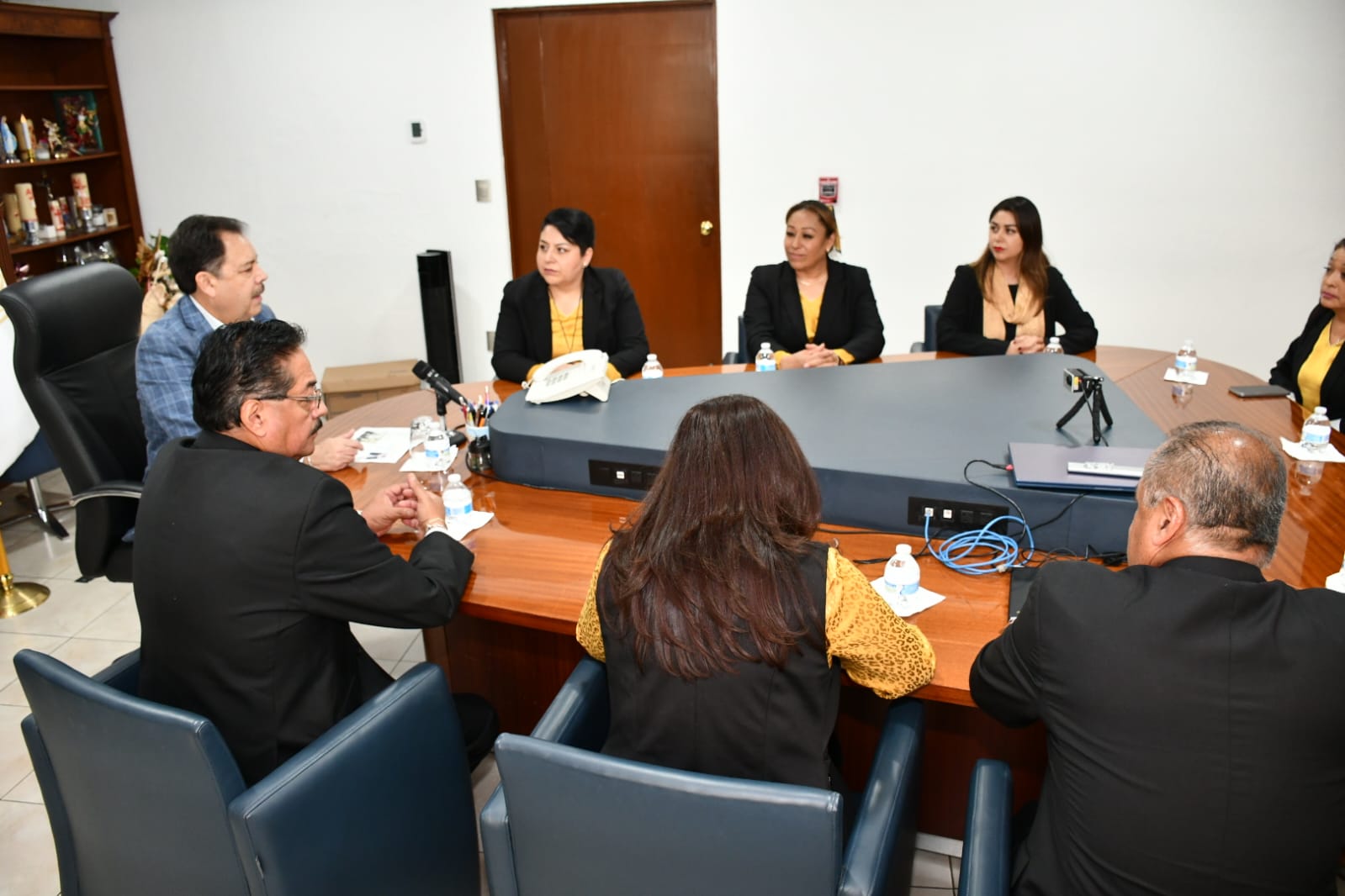 Visita de compañeros de la Sección IV, “Clínicas de Especialidad”