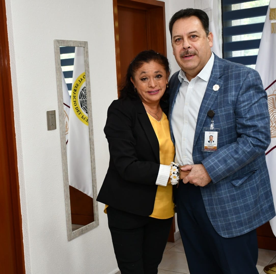 Visita de compañeros de la Sección IV, “Clínicas de Especialidad”