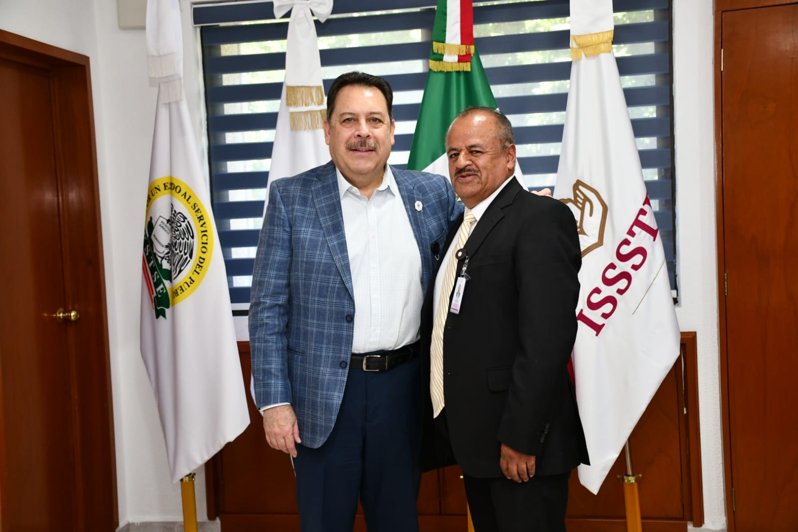 Visita de compañeros de la Sección IV, “Clínicas de Especialidad”