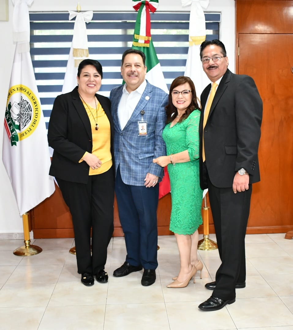 Visita de compañeros de la Sección IV, “Clínicas de Especialidad”