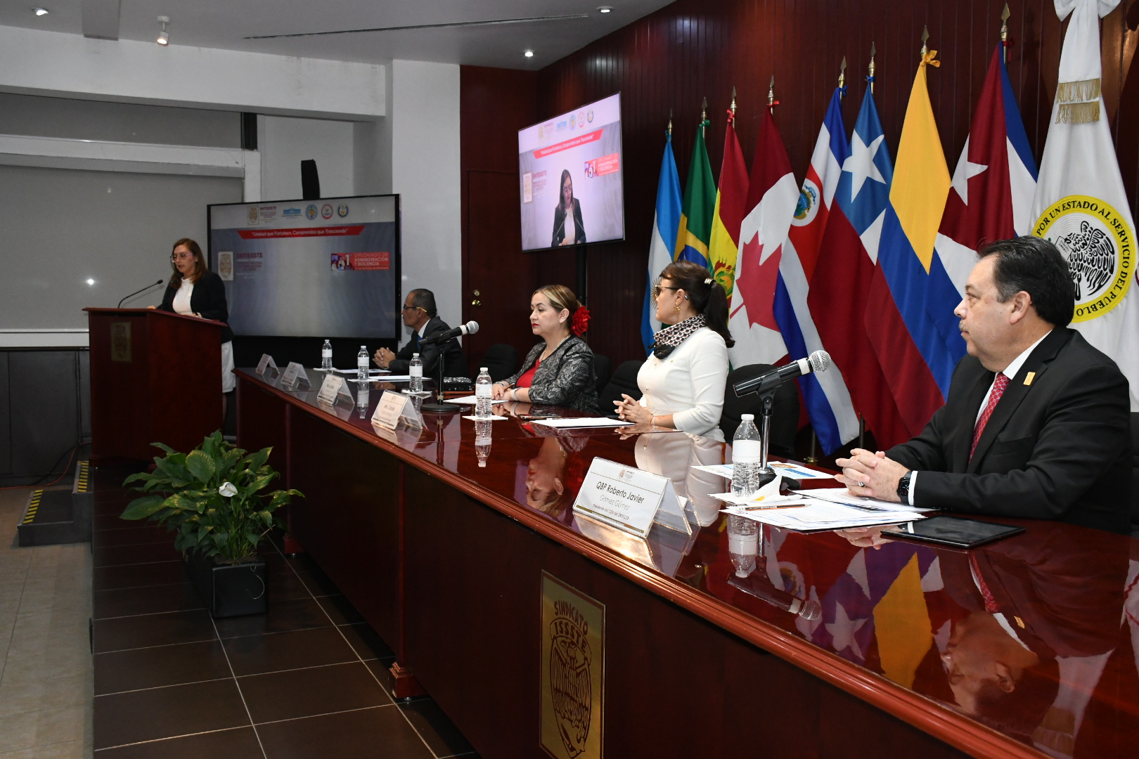 1er Diplomado de “Administración y Docencia en los Servicios de Enfermería”