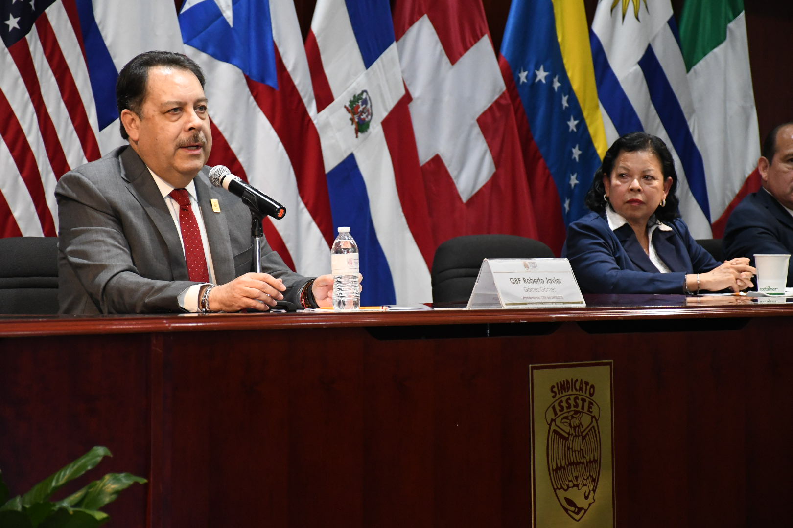 Salutación de la Sección I, Oficinas Centrales