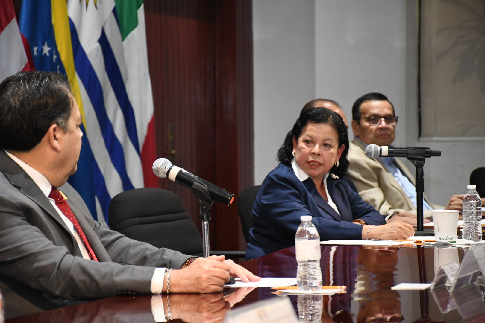 Salutación de la Sección I, Oficinas Centrales