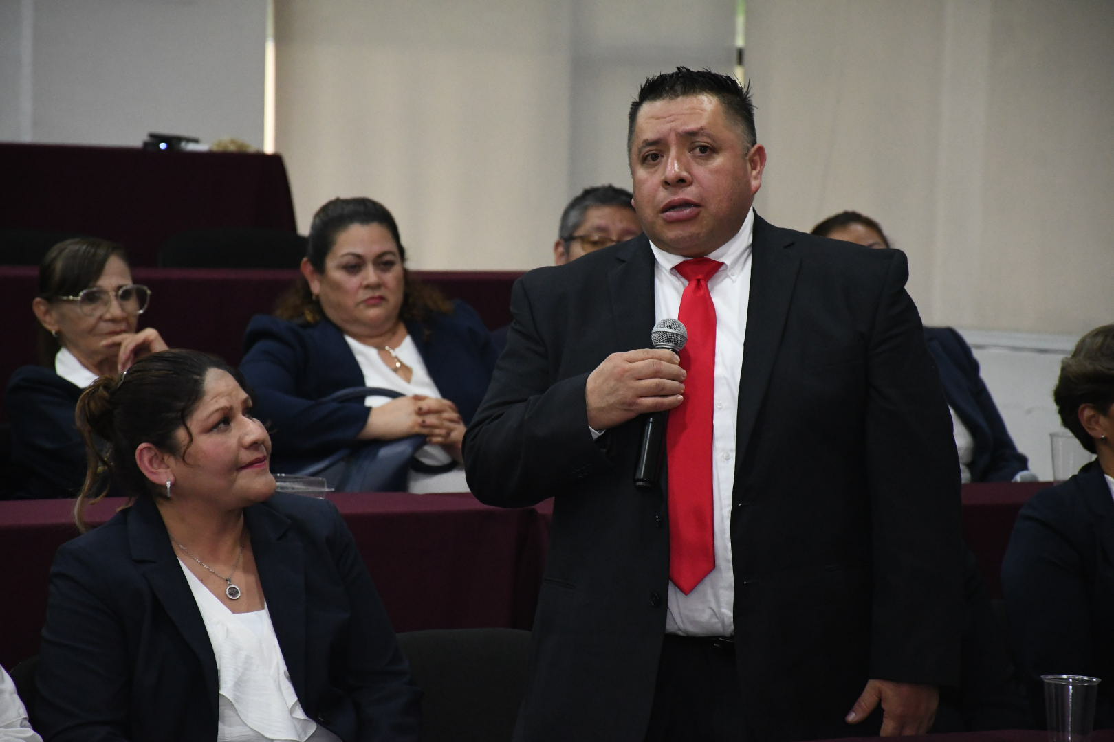 Salutación de la Sección I, Oficinas Centrales