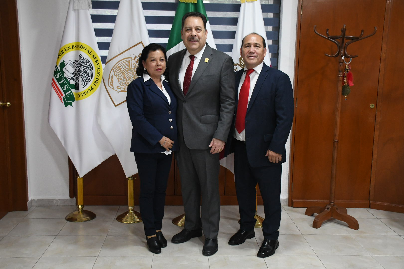 Salutación de la Sección I, Oficinas Centrales