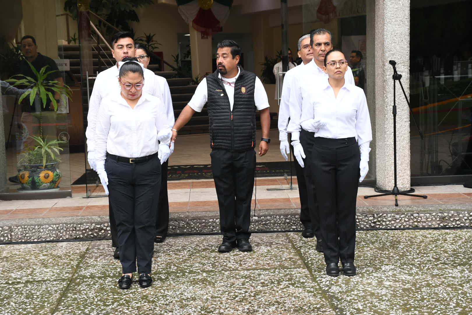 Ceremonia de Izamiento de Bandera