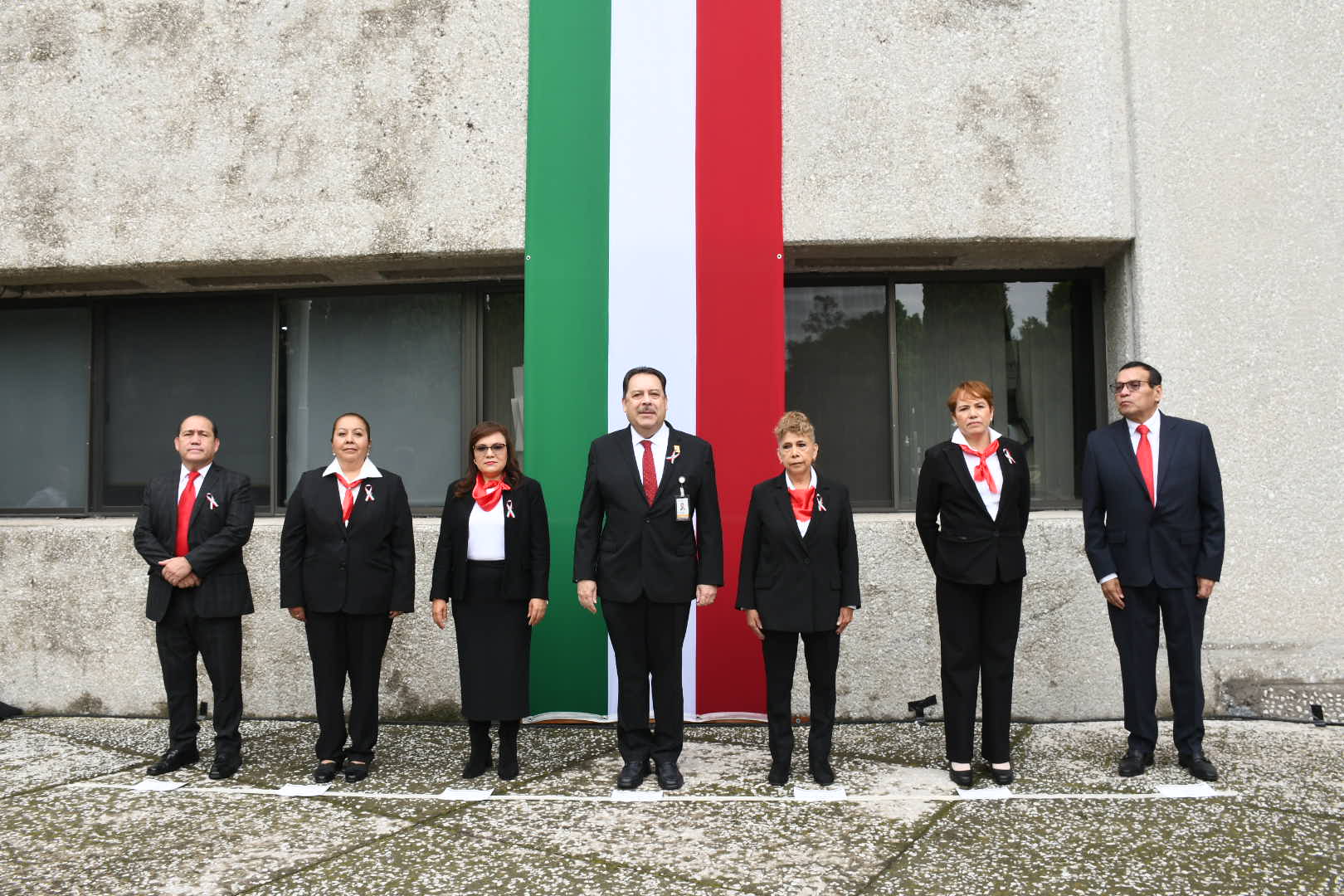 Ceremonia de Izamiento de Bandera