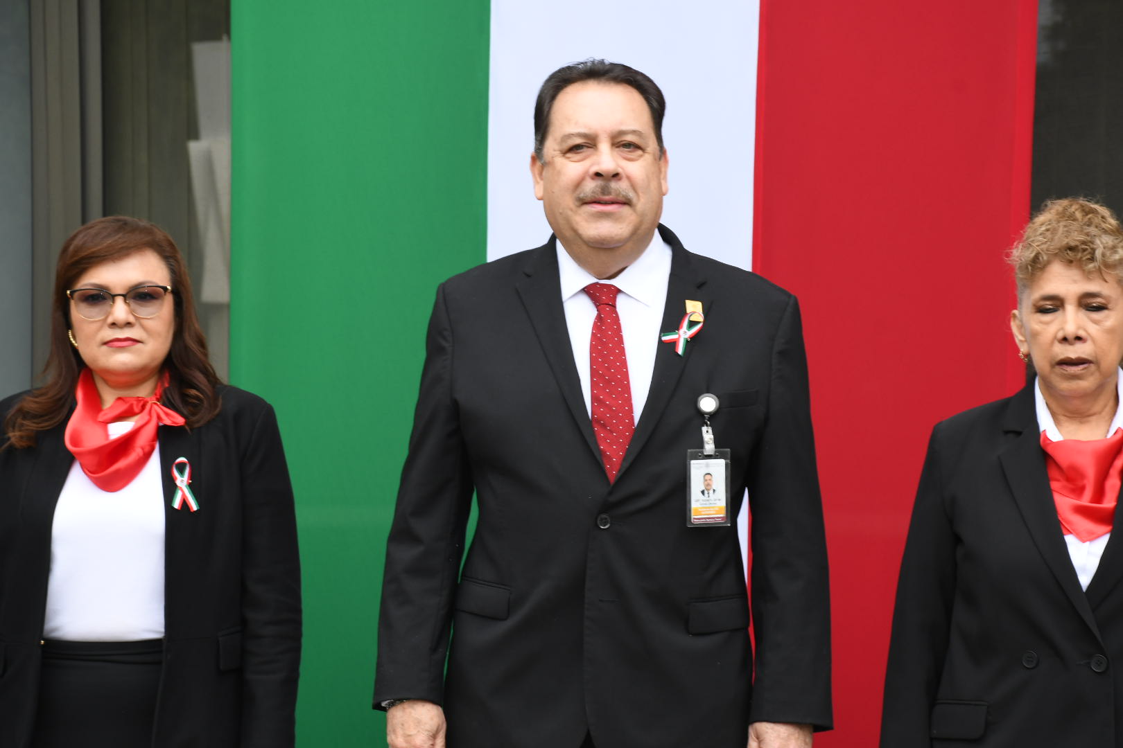 Ceremonia de Izamiento de Bandera