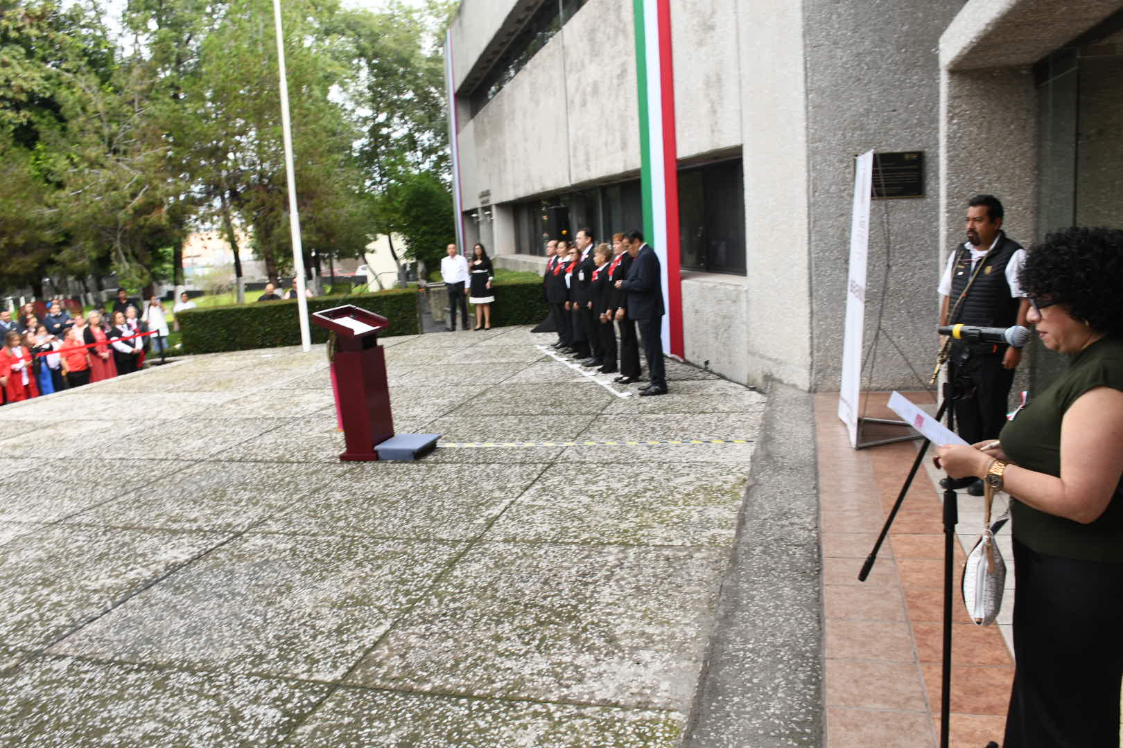 Ceremonia de Izamiento de Bandera