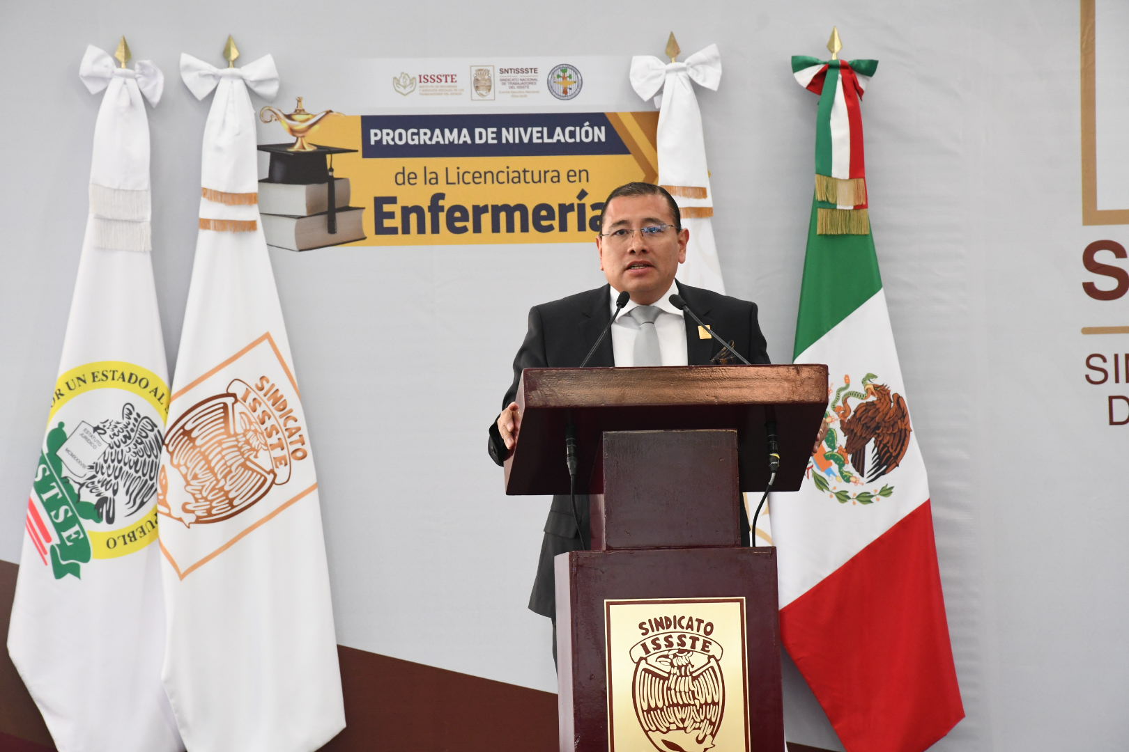Ceremonia de Clausura del Programa de Nivelación de la Licenciatura en Enfermería