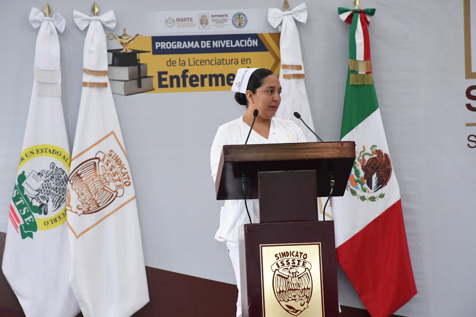 Ceremonia de Clausura del Programa de Nivelación de la Licenciatura en Enfermería