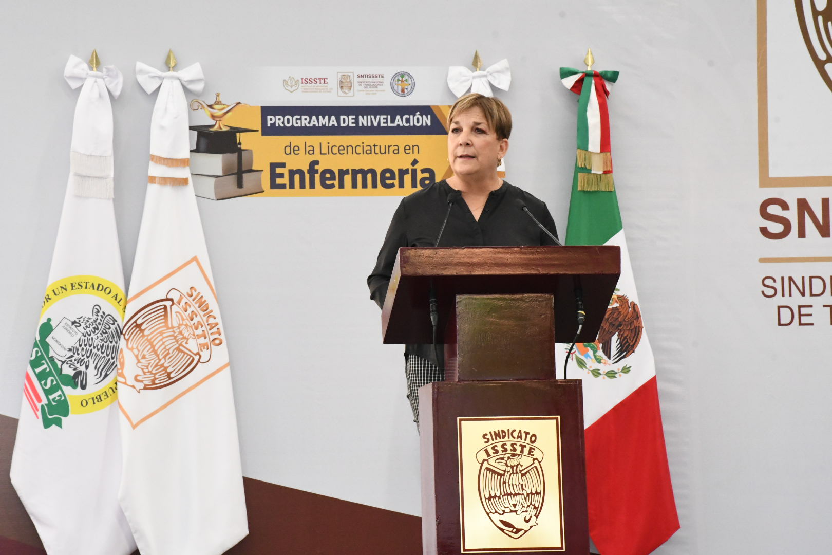 Ceremonia de Clausura del Programa de Nivelación de la Licenciatura en Enfermería