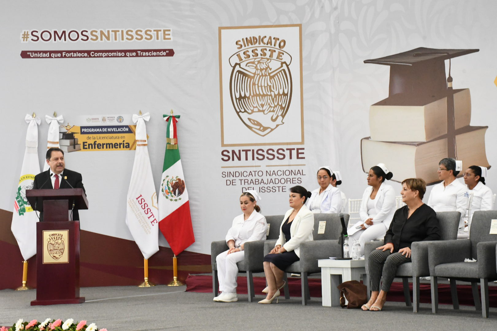 Ceremonia de Clausura del Programa de Nivelación de la Licenciatura en Enfermería
