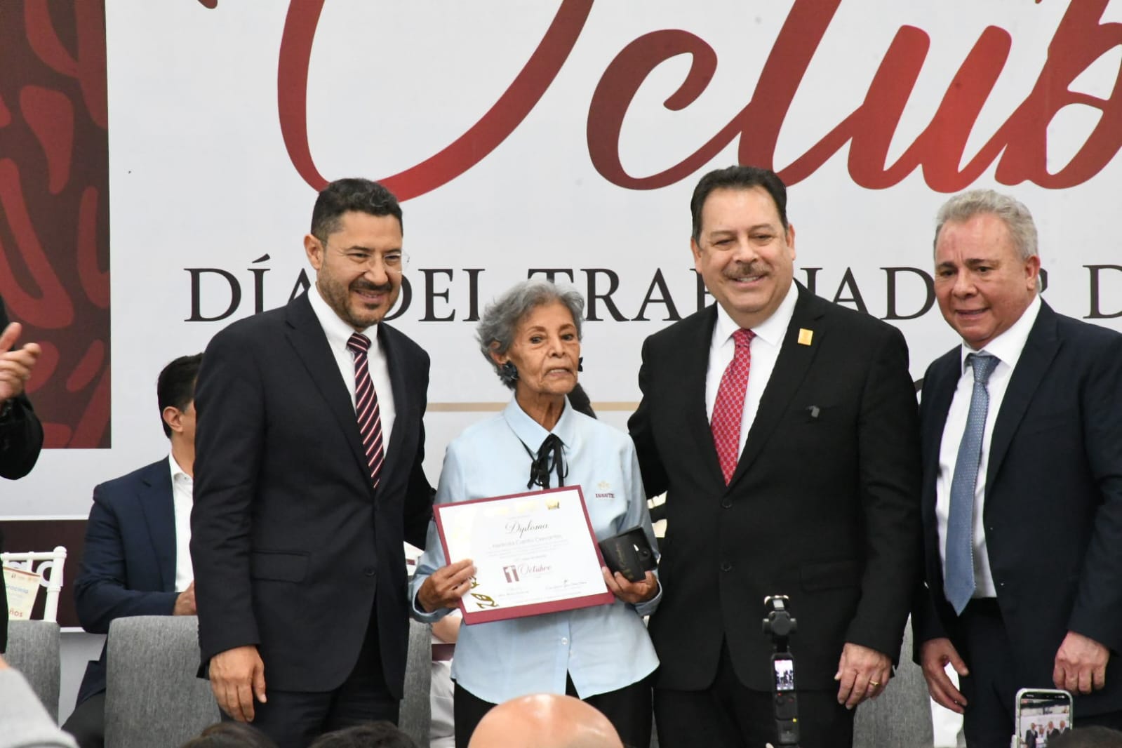  1° Octubre, "Día del Trabajadore del ISSSTE" Ceremonía de Entrega de Reconocimientos por años de Servicio