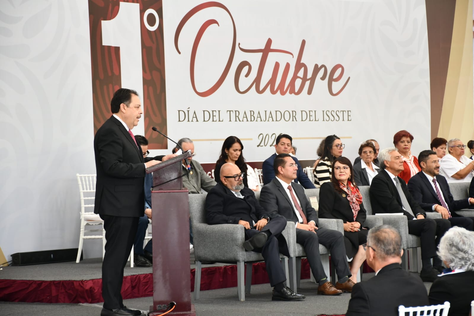  1° Octubre, "Día del Trabajadore del ISSSTE" Ceremonía de Entrega de Reconocimientos por años de Servicio