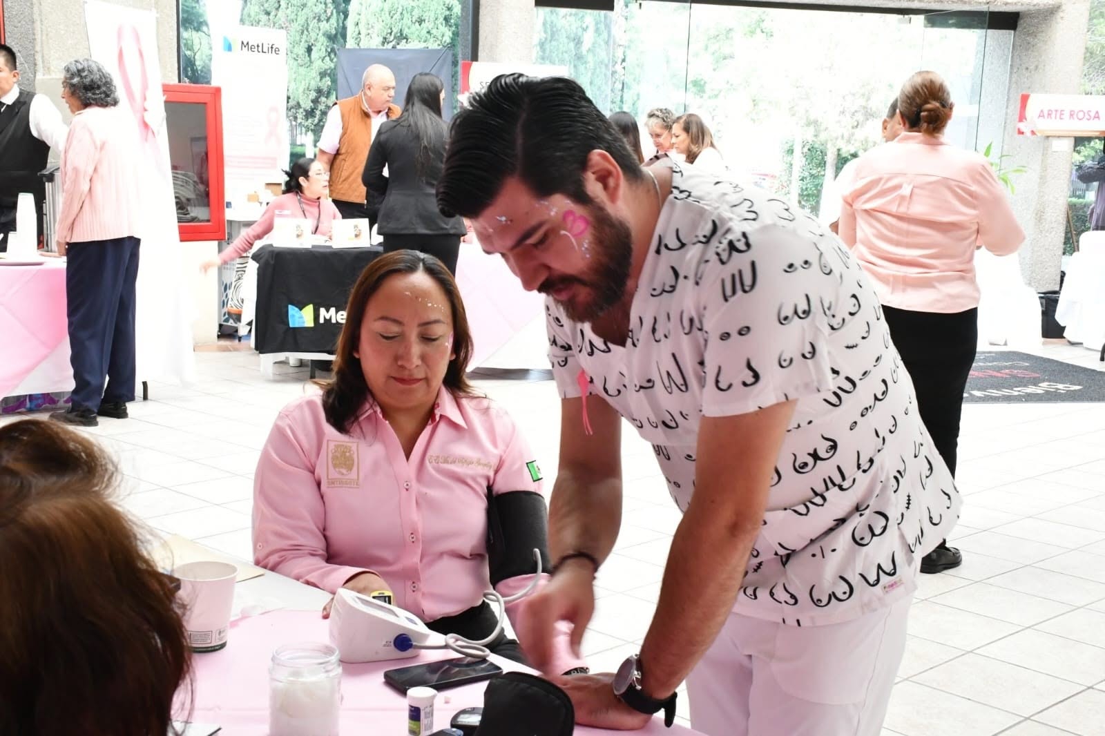 Jornada Académica Especial "Día Internacional de la Lucha contra el Cáncer de Mama", Mano con mano, esperanza de vida